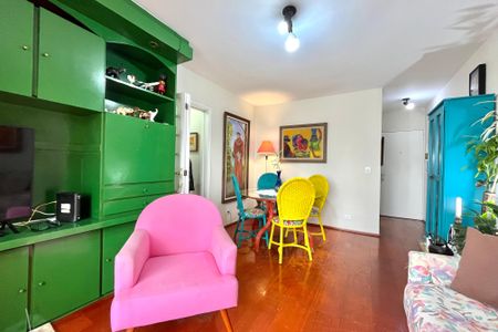 Apartamento à venda com 70m², 2 quartos e 1 vaga Apartamento à venda com 70m², 2 quartos e 1 vagaSala