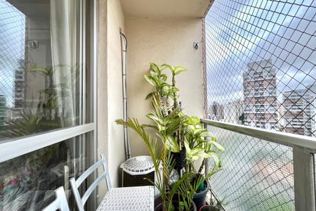 Apartamento à venda com 70m², 2 quartos e 1 vaga Apartamento à venda com 70m², 2 quartos e 1 vagaVaranda
