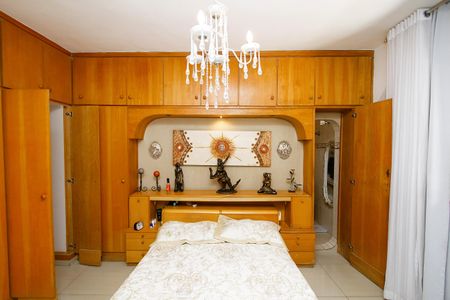 Casa à venda com 640m², 8 quartos e 2 vagasSuíte