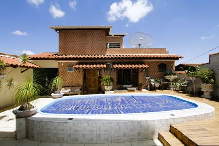 Casa à venda com 640m², 8 quartos e 2 vagasPiscina