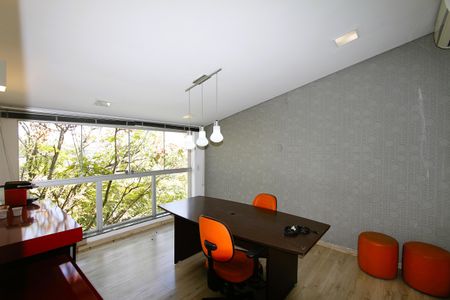 Sala 1 de casa à venda com 8 quartos, 640m² em Nova Suíça, Belo Horizonte