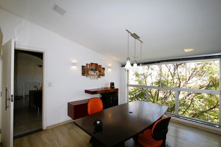 Sala 1 de casa à venda com 8 quartos, 640m² em Nova Suíça, Belo Horizonte