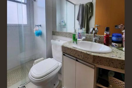Banheiro da Suíte de apartamento à venda com 2 quartos, 66m² em Santo Antônio, Belo Horizonte