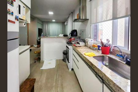 Apartamento à venda com 66m², 2 quartos e 2 vagas Apartamento à venda com 66m², 2 quartos e 2 vagasCozinha