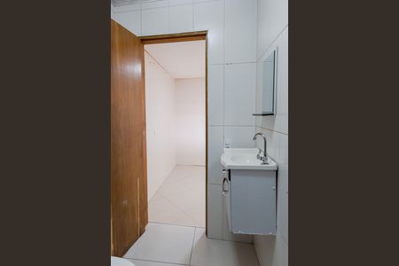 Casa para alugar com 90m², 2 quartos e 1 vaga Casa para alugar com 90m², 2 quartos e 1 vagaBanheiro Social