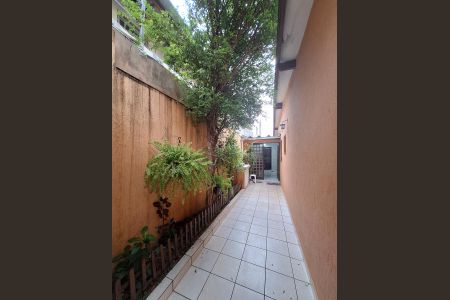 Casa à venda com 180m², 3 quartos e 4 vagas Casa à venda com 180m², 3 quartos e 4 vagasQuintal