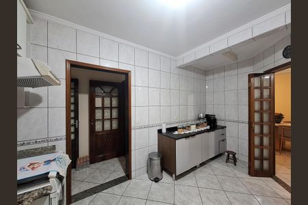 Casa à venda com 180m², 3 quartos e 4 vagas Casa à venda com 180m², 3 quartos e 4 vagasCozinha