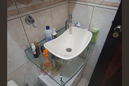 Casa à venda com 180m², 3 quartos e 4 vagas Casa à venda com 180m², 3 quartos e 4 vagasBanheiro da Suíte