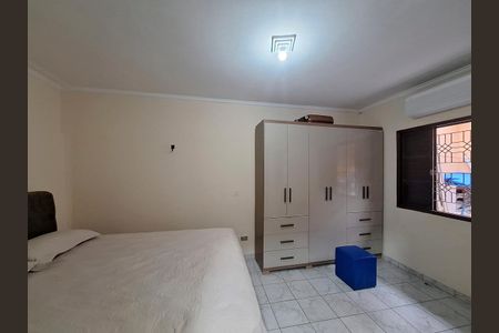 Casa à venda com 180m², 3 quartos e 4 vagas Casa à venda com 180m², 3 quartos e 4 vagasSuíte