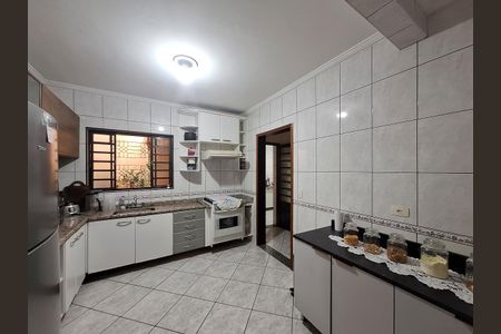 Casa à venda com 180m², 3 quartos e 4 vagas Casa à venda com 180m², 3 quartos e 4 vagasCozinha