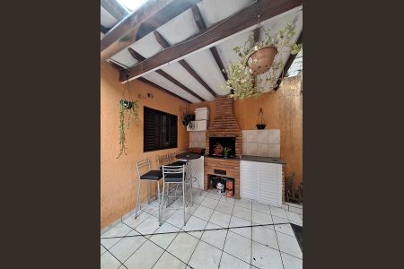 Casa à venda com 180m², 3 quartos e 4 vagas Casa à venda com 180m², 3 quartos e 4 vagasQuintal