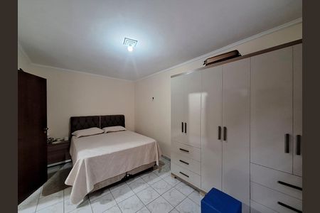 Casa à venda com 180m², 3 quartos e 4 vagas Casa à venda com 180m², 3 quartos e 4 vagasSuíte