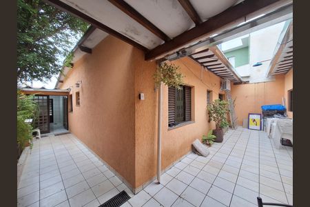 Casa à venda com 180m², 3 quartos e 4 vagas Casa à venda com 180m², 3 quartos e 4 vagasQuintal