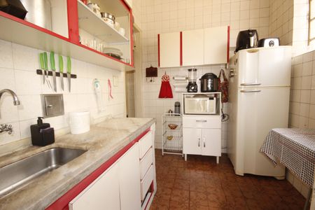 Casa à venda com 430m², 5 quartos e 5 vagascozinha