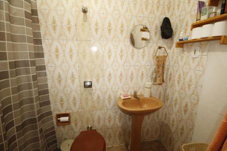 Casa à venda com 430m², 5 quartos e 5 vagasbanheiro 2