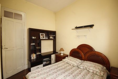 Casa à venda com 430m², 5 quartos e 5 vagasquarto 2