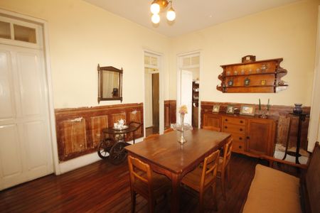 Casa à venda com 430m², 5 quartos e 5 vagassala