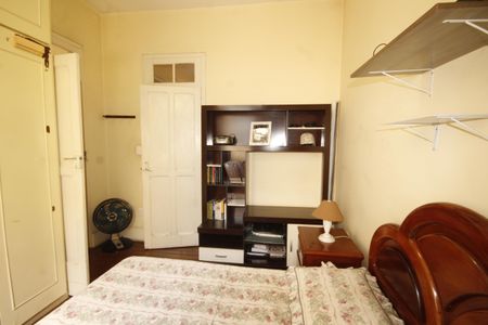 Casa à venda com 430m², 5 quartos e 5 vagasquarto 2