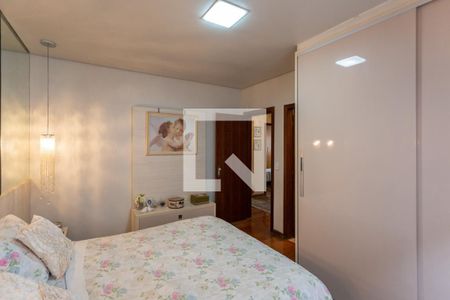 Casa para alugar com 300m², 5 quartos e 2 vagas Casa para alugar com 300m², 5 quartos e 2 vagasQuarto 4 - Suíte