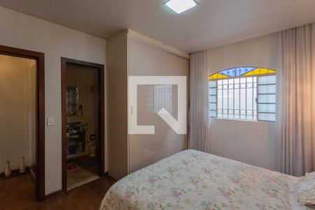 Casa para alugar com 300m², 5 quartos e 2 vagas Casa para alugar com 300m², 5 quartos e 2 vagasQuarto 4 - Suíte