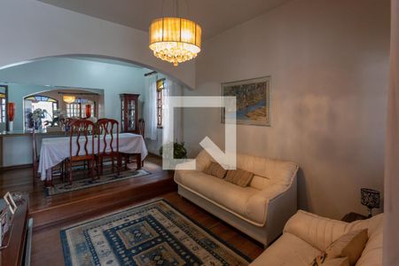 Sala de casa para alugar com 5 quartos, 300m² em Santa Amelia, Belo Horizonte