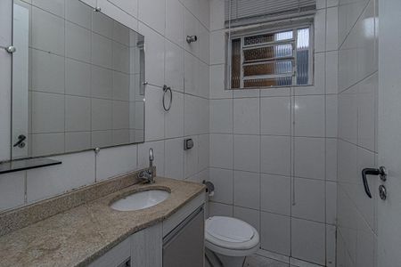Casa para alugar com 184m², 4 quartos e 2 vagasBanheiro social