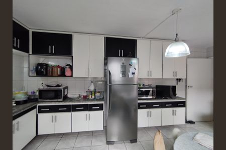 Casa à venda com 184m², 5 quartos e 2 vagas Casa à venda com 184m², 5 quartos e 2 vagasCozinha