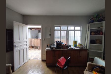 Casa à venda com 184m², 5 quartos e 2 vagas Casa à venda com 184m², 5 quartos e 2 vagasEdícula - Sala