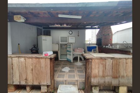 Casa à venda com 184m², 5 quartos e 2 vagas Casa à venda com 184m², 5 quartos e 2 vagasChurrasqueira