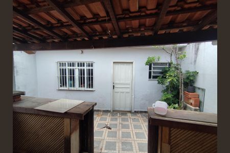 Casa à venda com 184m², 5 quartos e 2 vagas Casa à venda com 184m², 5 quartos e 2 vagasQuintal