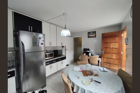 Casa à venda com 184m², 5 quartos e 2 vagas Casa à venda com 184m², 5 quartos e 2 vagasCozinha