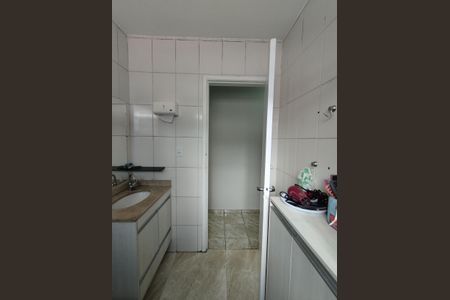 Casa à venda com 184m², 5 quartos e 2 vagas Casa à venda com 184m², 5 quartos e 2 vagasBanheiro Social