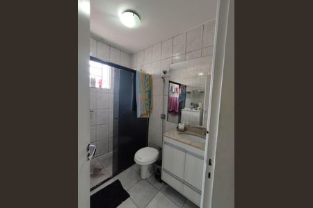 Casa à venda com 184m², 5 quartos e 2 vagas Casa à venda com 184m², 5 quartos e 2 vagasBanheiro da Suíte