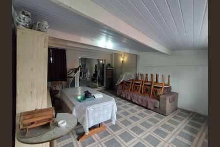 Casa à venda com 184m², 5 quartos e 2 vagas Casa à venda com 184m², 5 quartos e 2 vagasVaranda da Sala