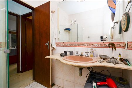 Apartamento à venda com 100m², 4 quartos e 1 vaga Apartamento à venda com 100m², 4 quartos e 1 vagaBanheiro Social