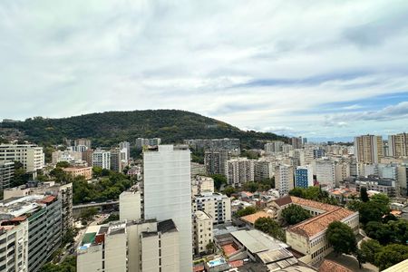 Apartamento à venda com 300m², 4 quartos e 1 vaga Apartamento à venda com 300m², 4 quartos e 1 vagaQuarto 3