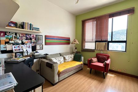 Apartamento à venda com 300m², 4 quartos e 1 vaga Apartamento à venda com 300m², 4 quartos e 1 vagaQuarto 1