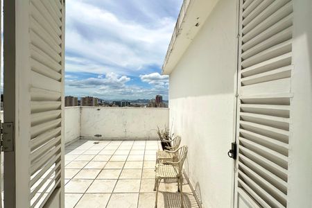 Apartamento à venda com 300m², 4 quartos e 1 vaga Apartamento à venda com 300m², 4 quartos e 1 vagaQuarto 4