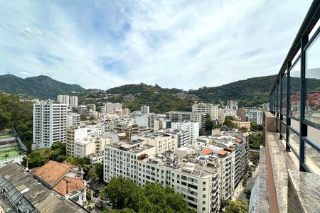 Apartamento à venda com 300m², 4 quartos e 1 vaga Apartamento à venda com 300m², 4 quartos e 1 vagaVaranda da Sala