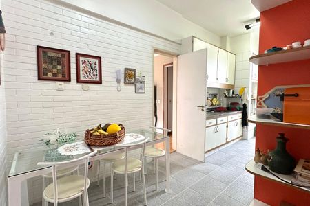 Apartamento à venda com 300m², 4 quartos e 1 vaga Apartamento à venda com 300m², 4 quartos e 1 vagaCozinha