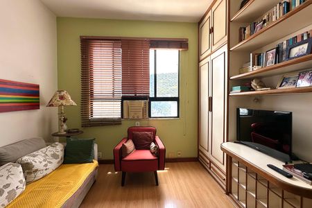 Apartamento à venda com 300m², 4 quartos e 1 vaga Apartamento à venda com 300m², 4 quartos e 1 vagaQuarto 1