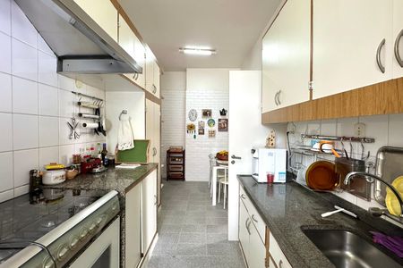 Apartamento à venda com 300m², 4 quartos e 1 vaga Apartamento à venda com 300m², 4 quartos e 1 vagaCozinha