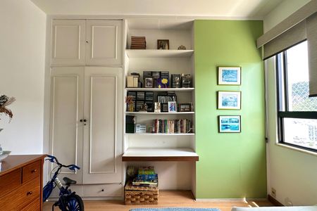 Apartamento à venda com 300m², 4 quartos e 1 vaga Apartamento à venda com 300m², 4 quartos e 1 vagaQuarto 2