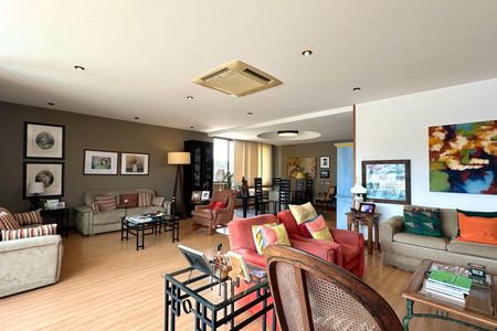 Apartamento à venda com 300m², 4 quartos e 1 vaga Apartamento à venda com 300m², 4 quartos e 1 vagaSala