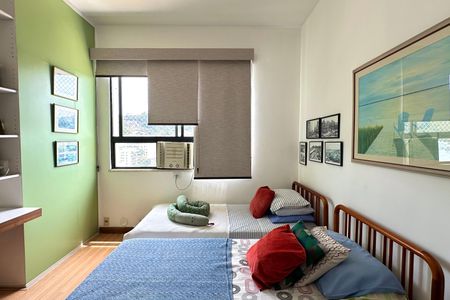 Apartamento à venda com 300m², 4 quartos e 1 vaga Apartamento à venda com 300m², 4 quartos e 1 vagaQuarto 2