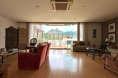 Apartamento à venda com 300m², 4 quartos e 1 vaga Apartamento à venda com 300m², 4 quartos e 1 vagaSala