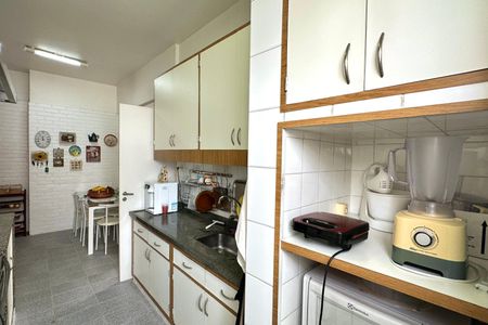 Apartamento à venda com 300m², 4 quartos e 1 vaga Apartamento à venda com 300m², 4 quartos e 1 vagaCozinha