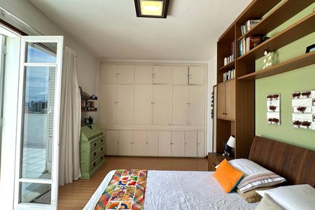 Apartamento à venda com 300m², 4 quartos e 1 vaga Apartamento à venda com 300m², 4 quartos e 1 vagaQuarto 4