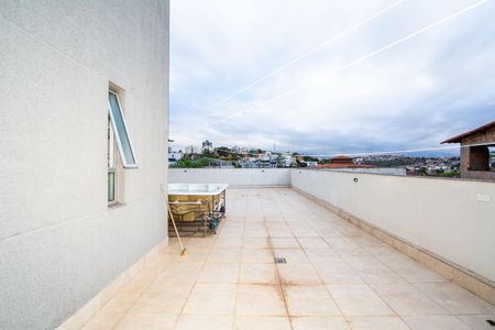 Apartamento à venda com 209m², 2 quartos e 2 vagas Apartamento à venda com 209m², 2 quartos e 2 vagasTerraço