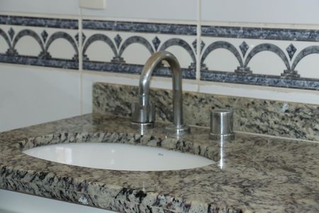 Casa de condomínio para alugar com 320m², 5 quartos e 4 vagasBanheiro da Suíte 5